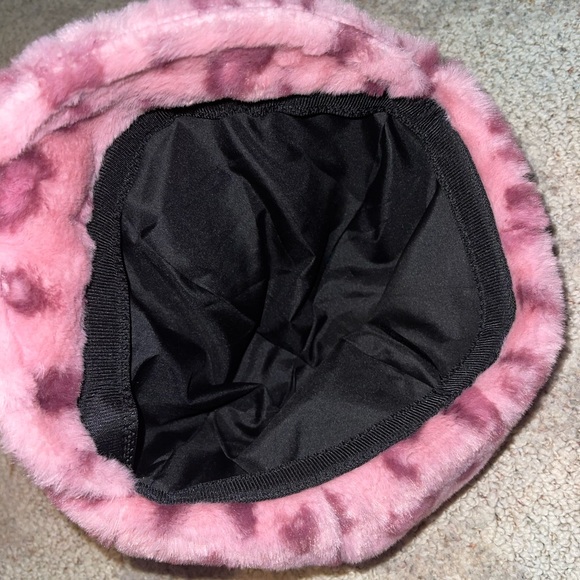 Fuzzy Pink Leopard Hat - Picture 3 of 3